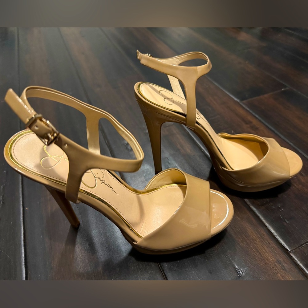 Jessica Simpson nude heels